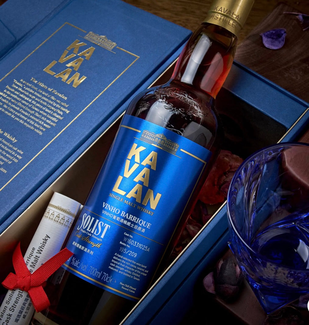 Kavalan Vinho Barrique Cask Strength Single Malt Whisky s2b1